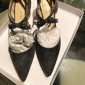 Ivanka Trump pumps dark gray suede